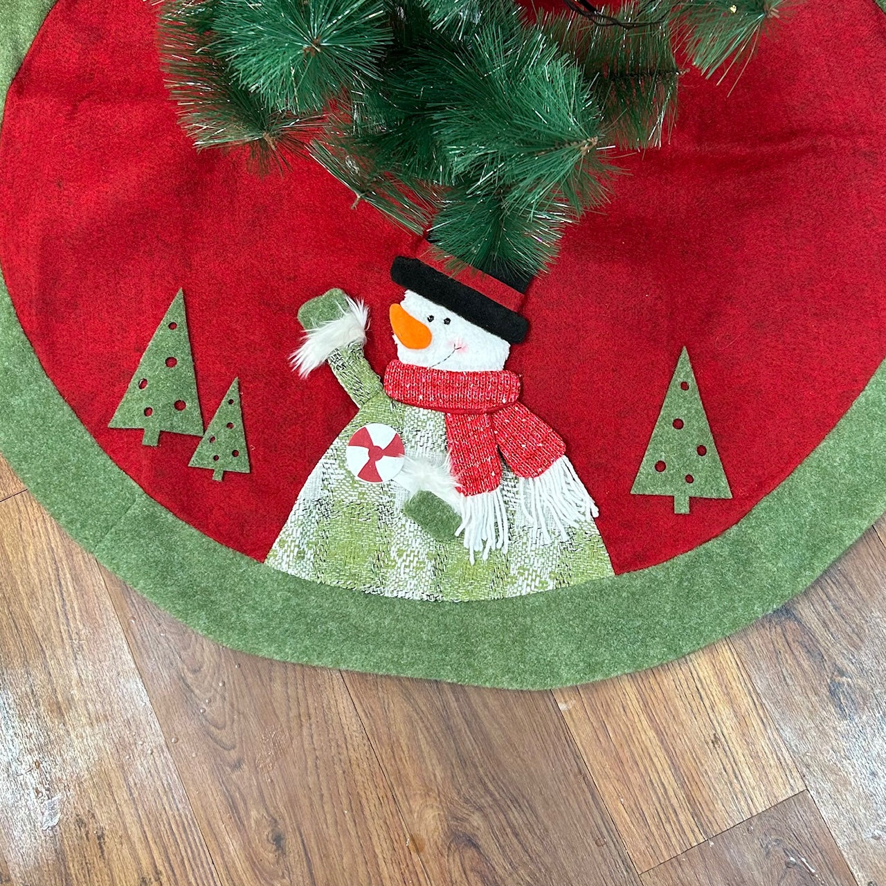 Snowman’s Winter Wrap - 42" Tree Skirt