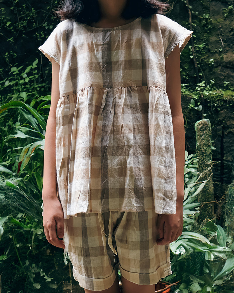 Skygaze Beige Off White Checks Unisex Shorts In Handwoven Cotton