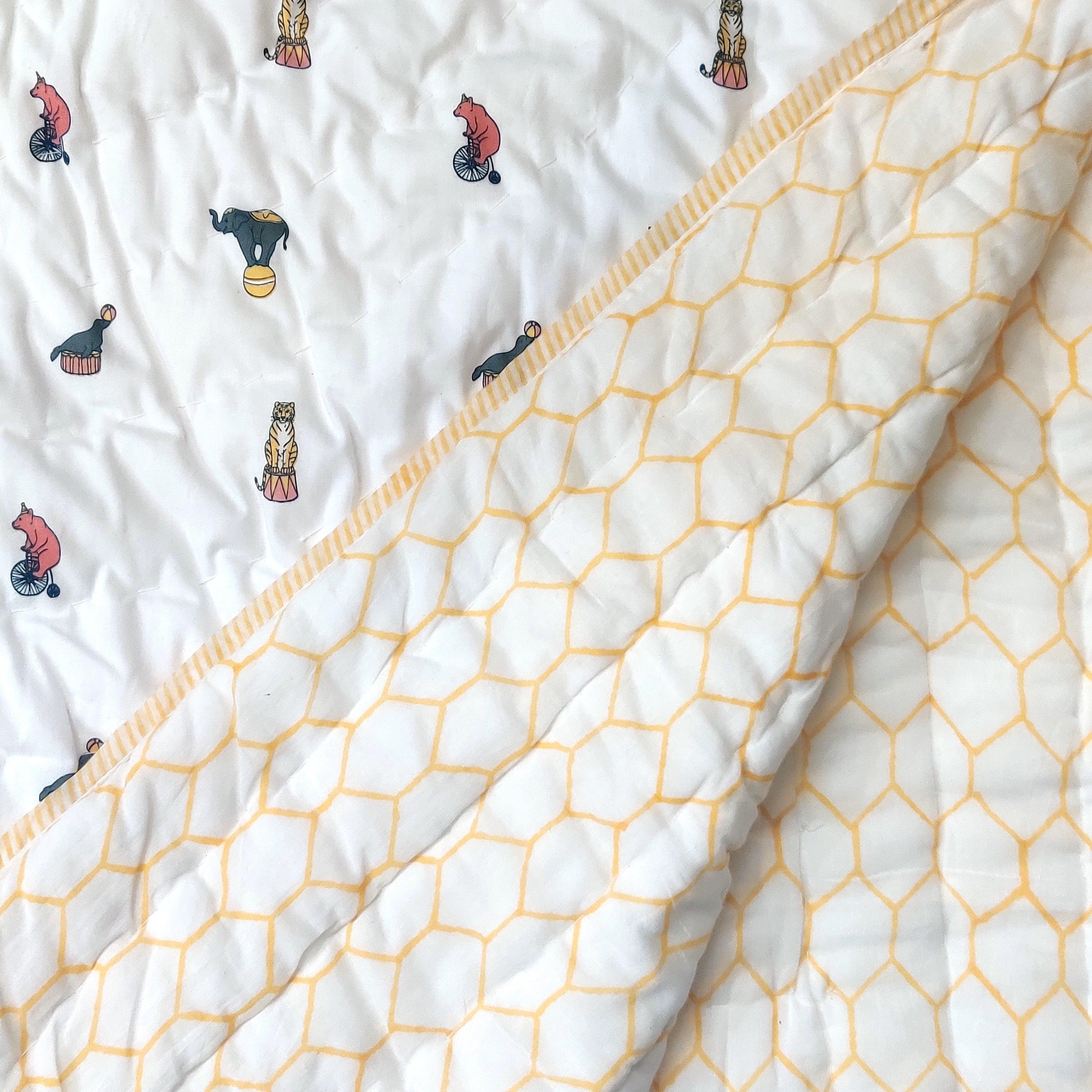 Circus - Reversible Quilt - Totdot