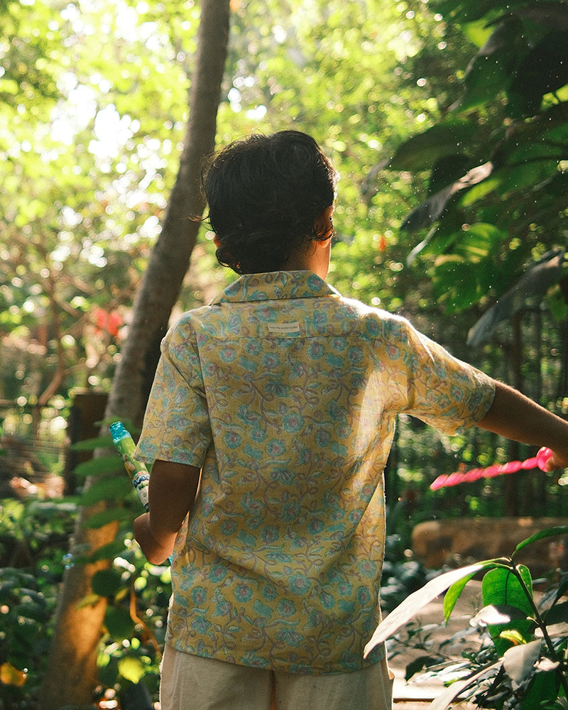 Boogie shirt in lemon yellow butterfly blockprint - Totdot