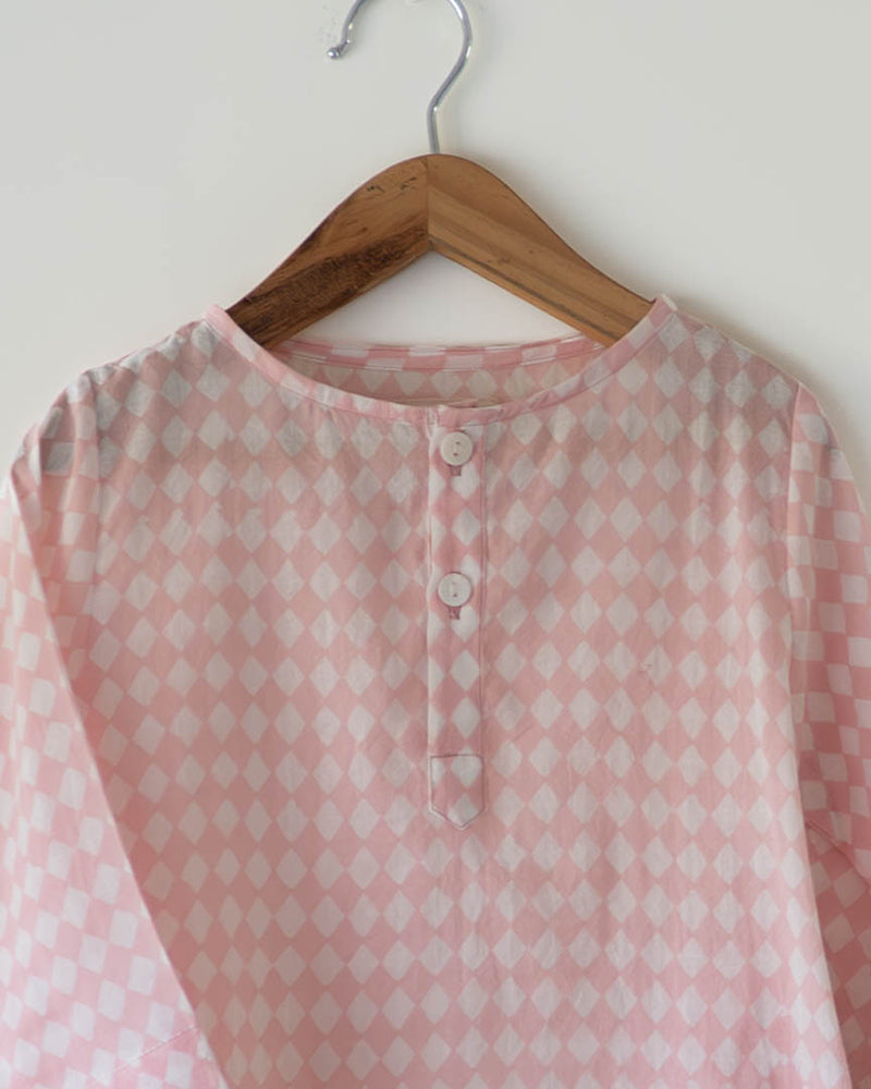 Sleepover party kids unisex kurta in blush pink rhombus - Totdot