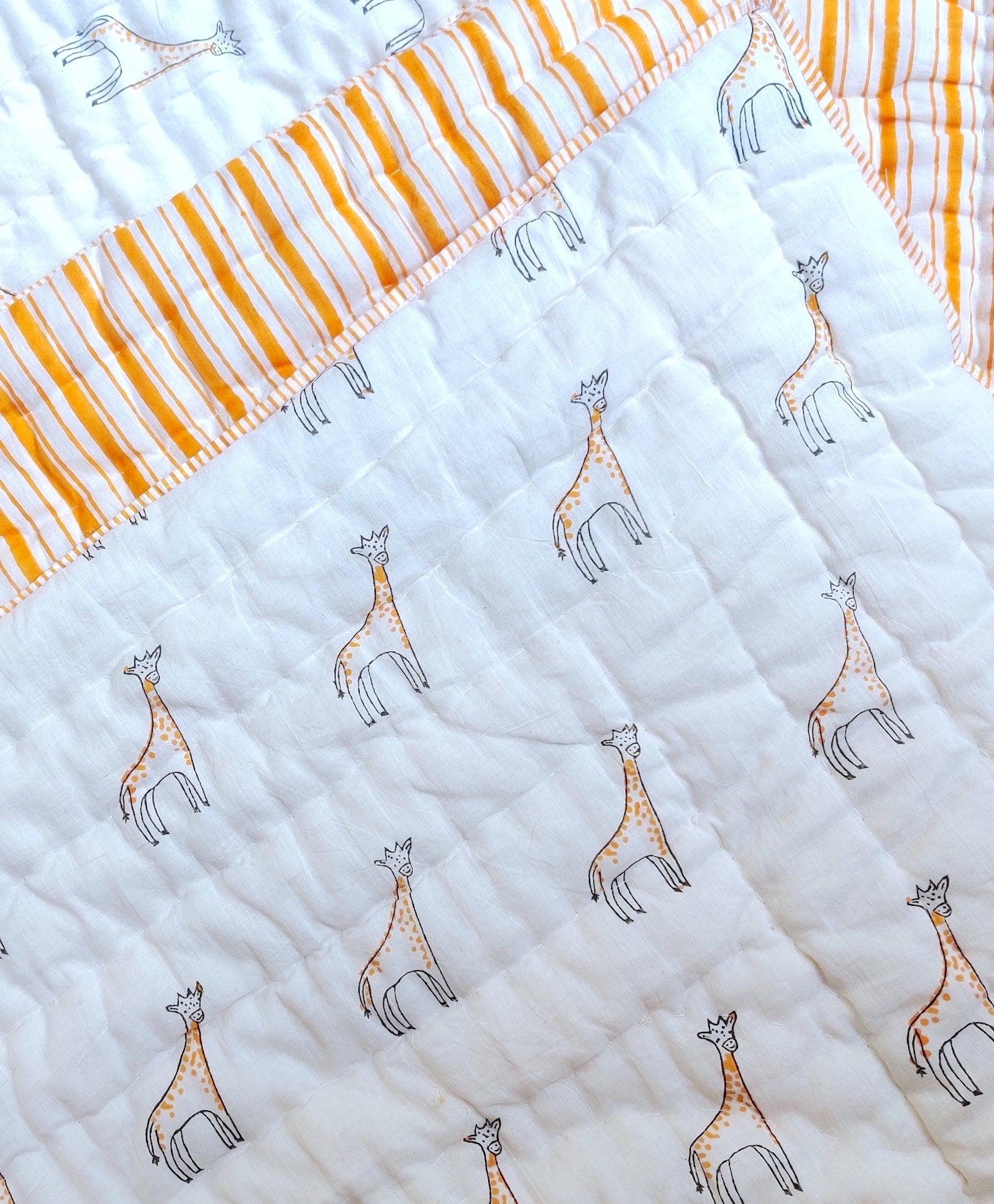 Giraffe - Reversible Quilt - Totdot