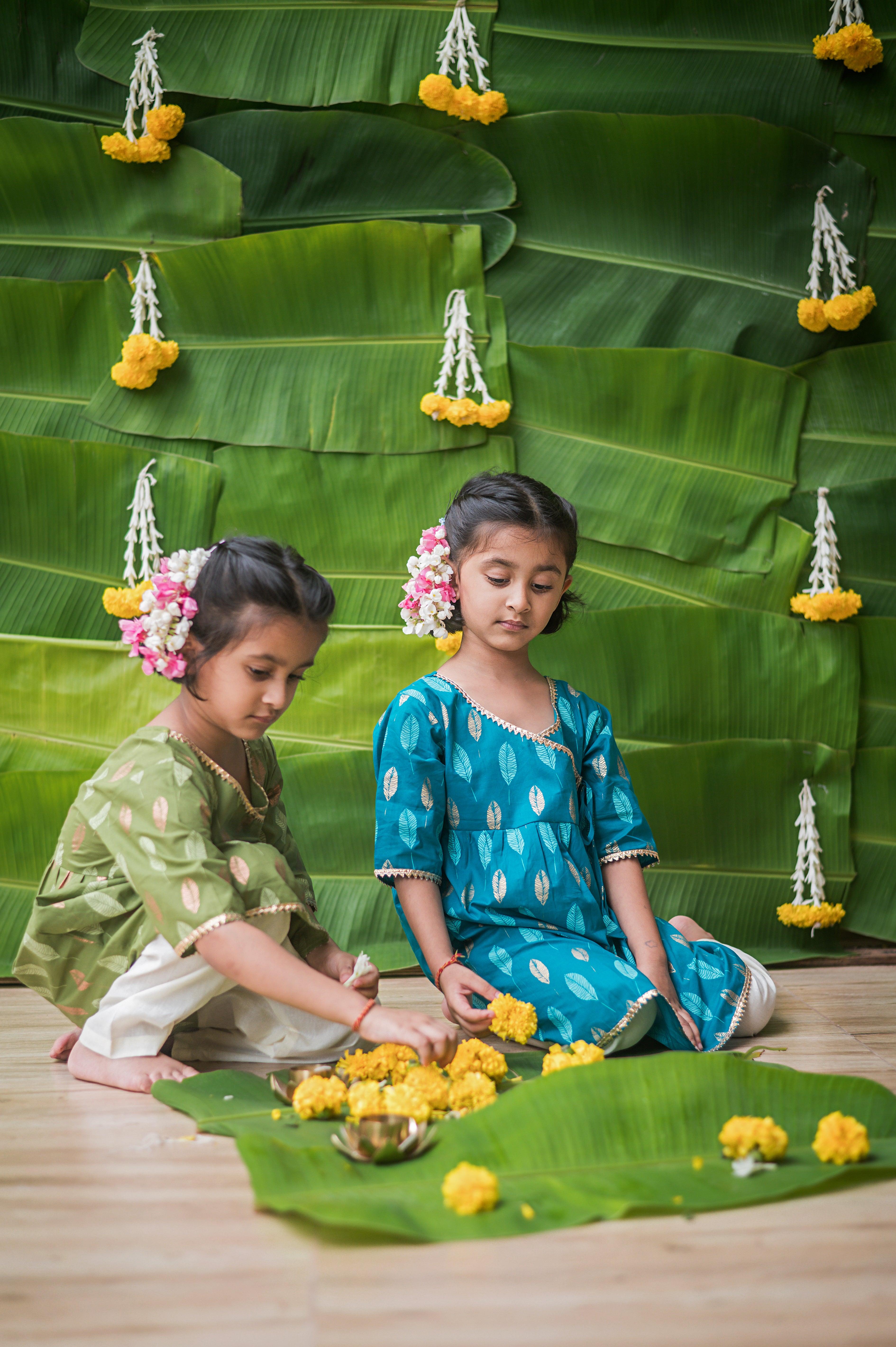 Gleaming Leaf Girls Ethnic Wear- Green - Totdot