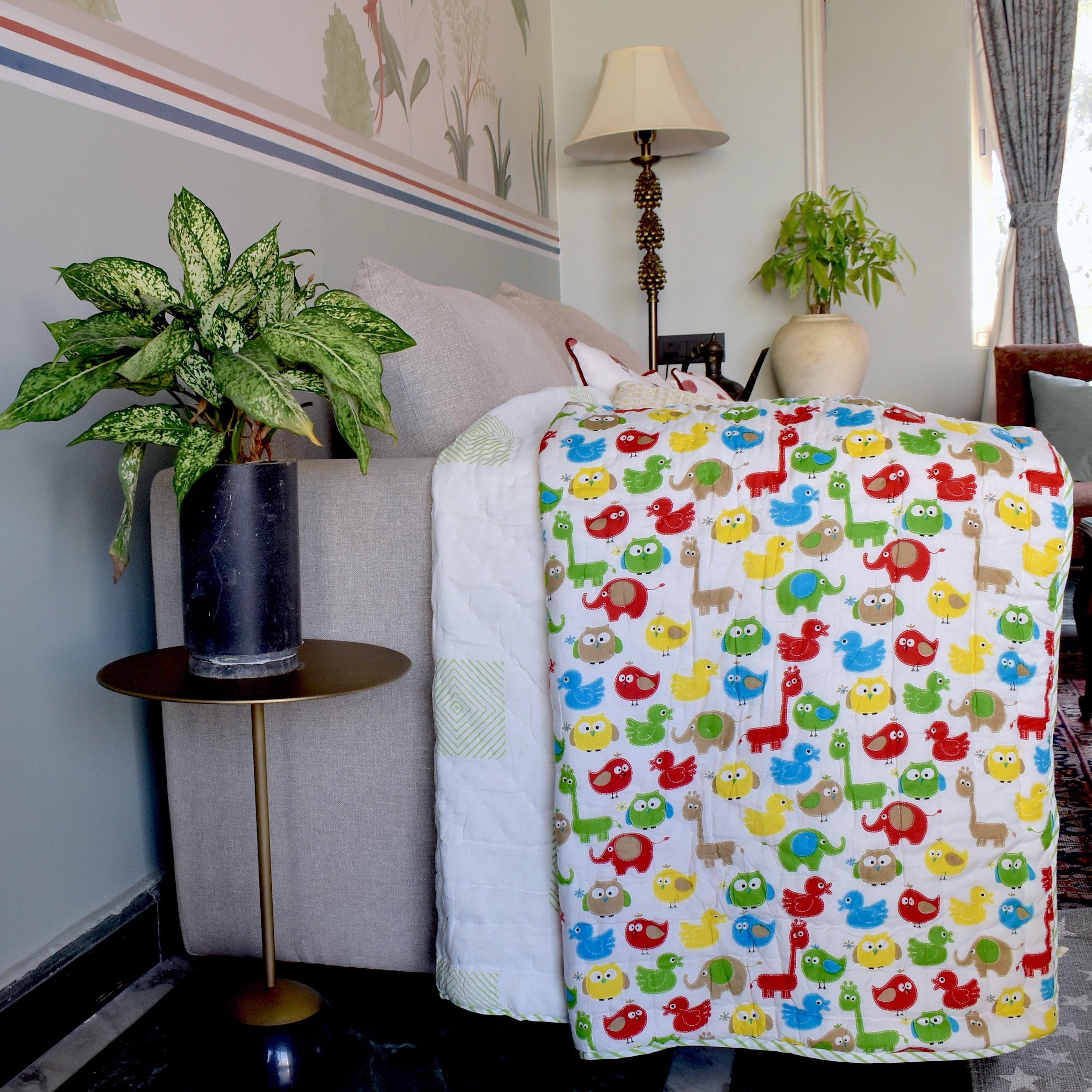 Little Zoo - Reversible Quilt - Totdot