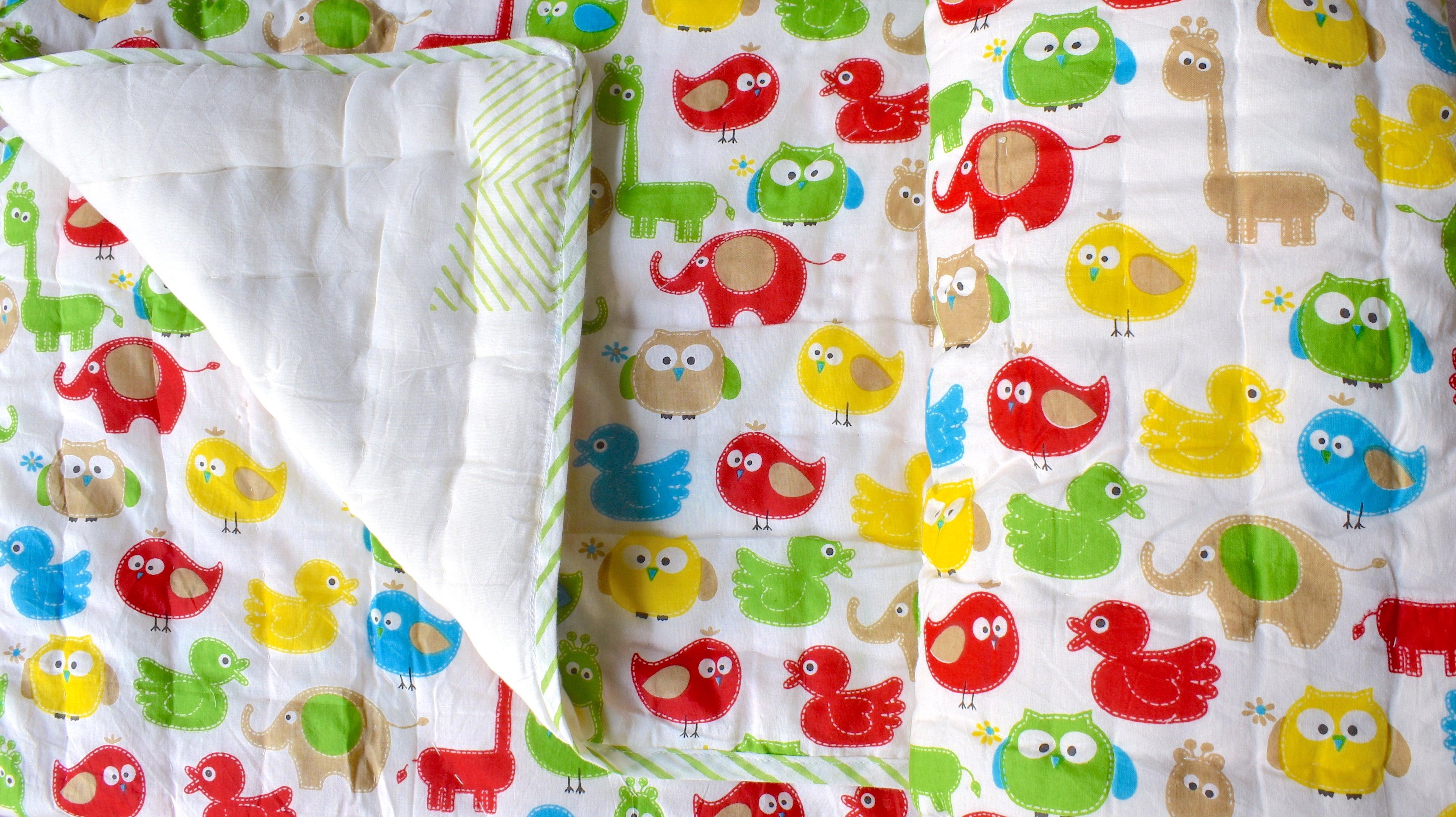 Little Zoo - Reversible Quilt - Totdot