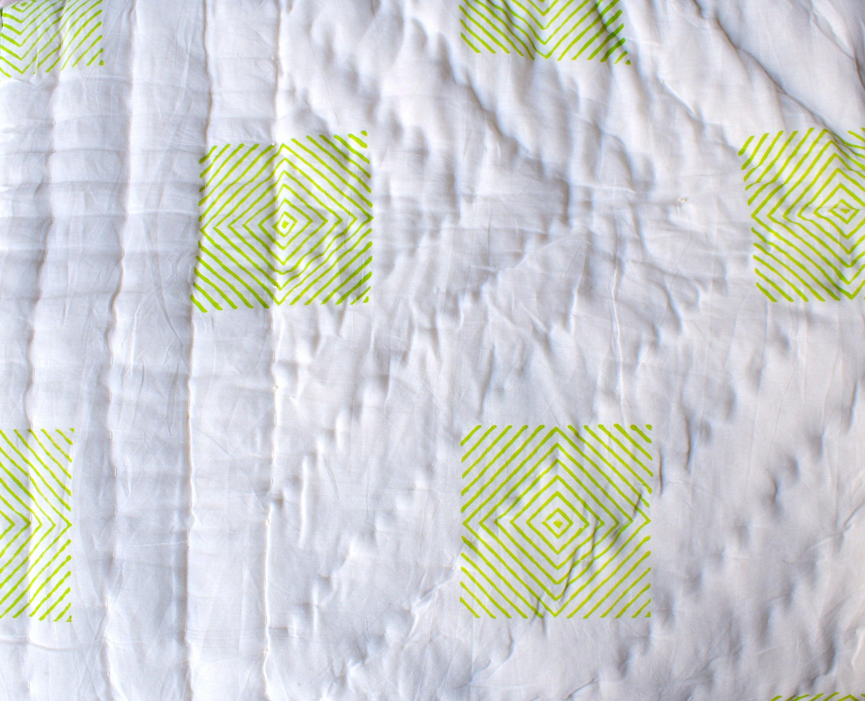 Little Zoo - Reversible Quilt - Totdot