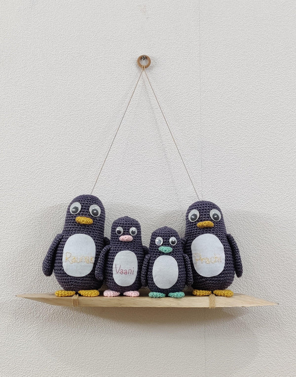 Penguin Family Hanging - Totdot