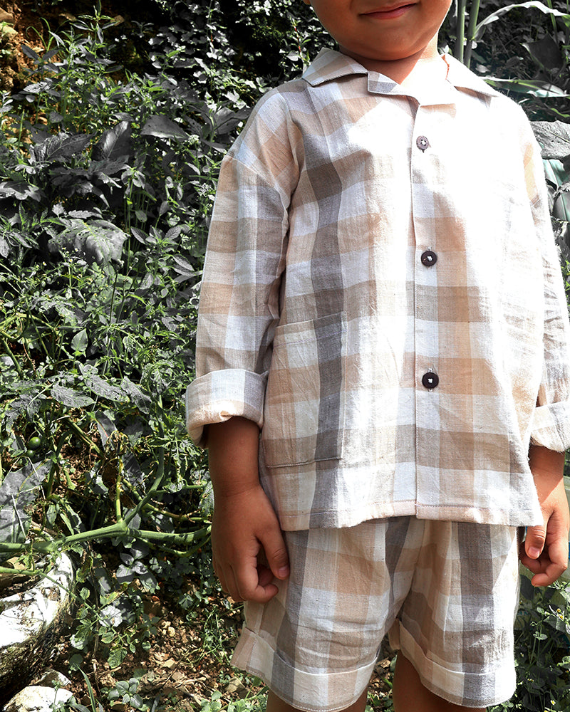 Skygaze Beige Off White Checks Unisex Shorts In Handwoven Cotton