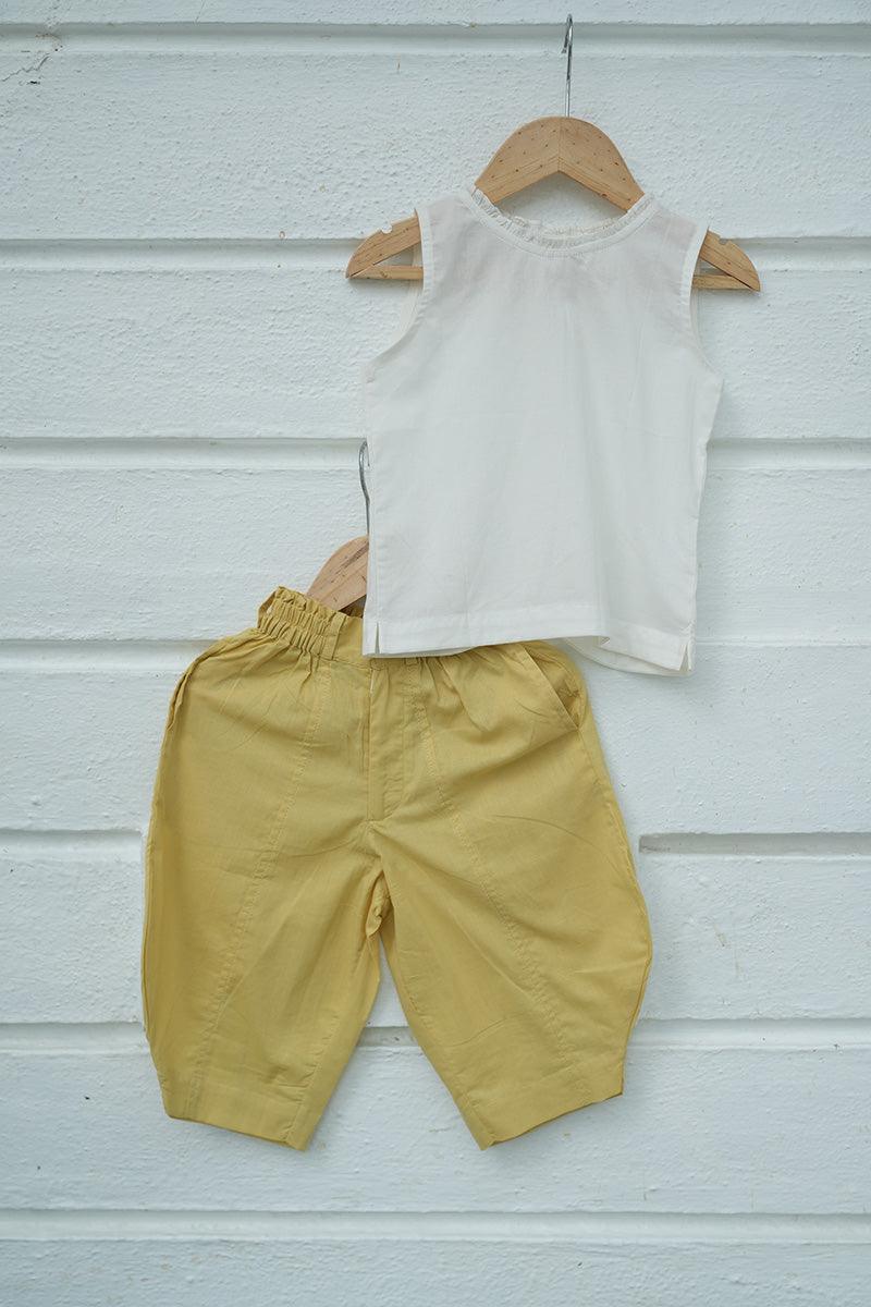 Set of 3 - ‘Kesar love’ baggy pant, sleeveless white top and tie dye kedia jacket - Totdot