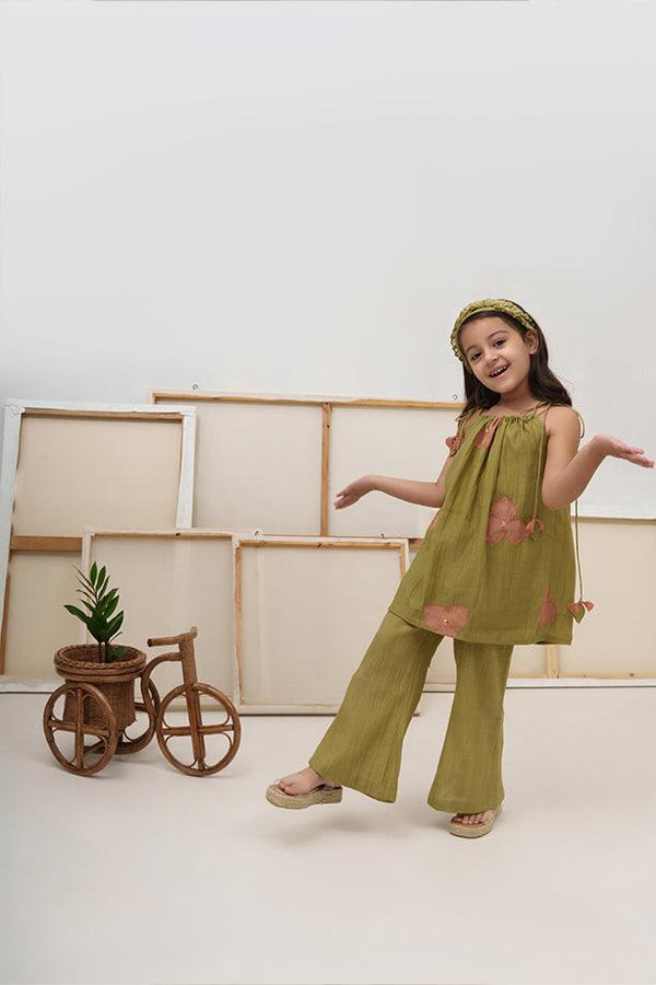 Welcome Set- Green Chanderi Silk Hand Embroidered Strapped Kurta & Boot Cut Pants Set for Girls - Totdot