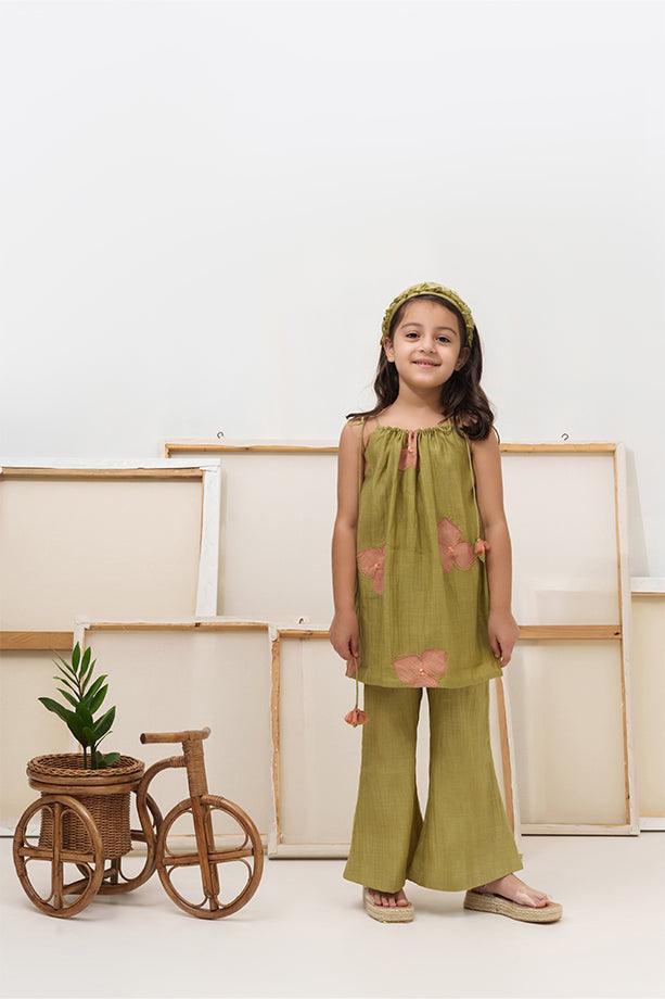 Welcome Set- Green Chanderi Silk Hand Embroidered Strapped Kurta & Boot Cut Pants Set for Girls - Totdot