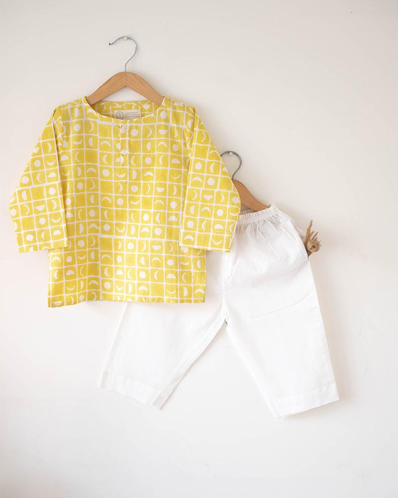 I want to be like grandpa’ kurta pajama set in yellow moon chase hand block printl - Totdot