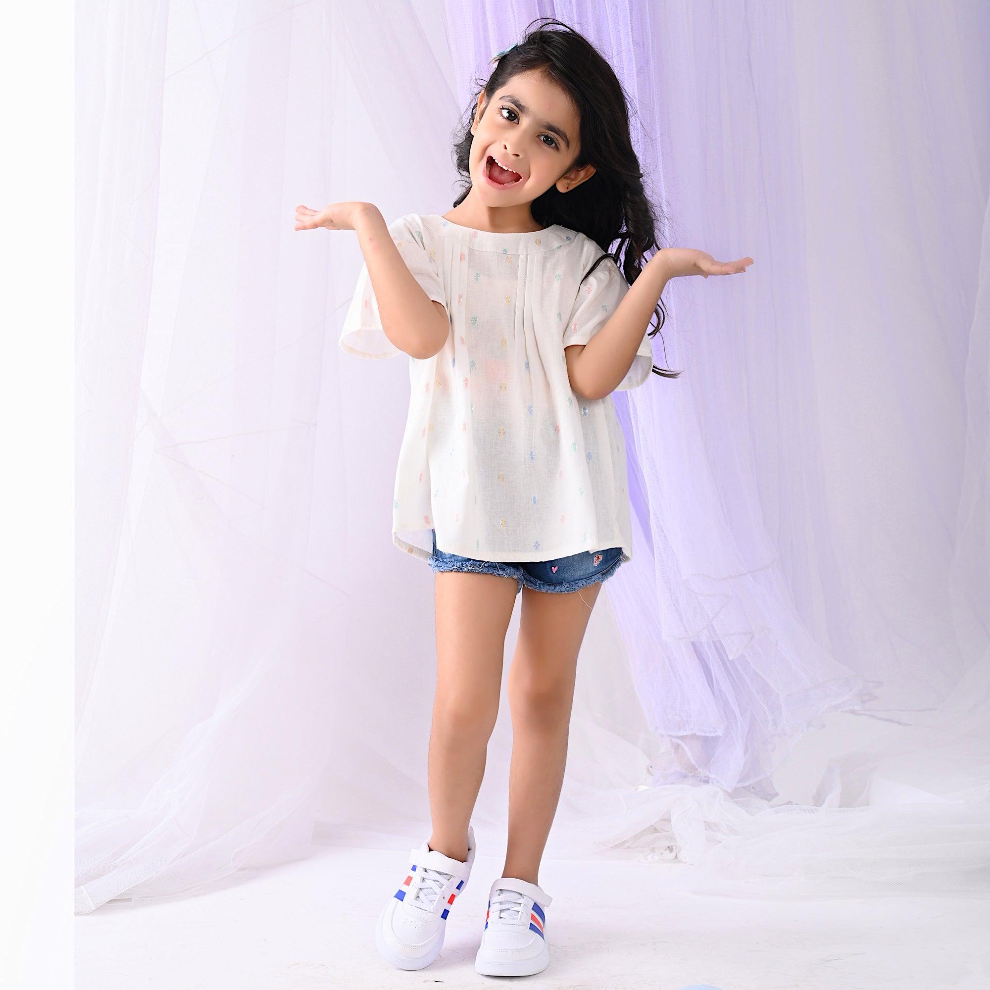 Ikeda Designs White Top With Multicolor Motif - Totdot