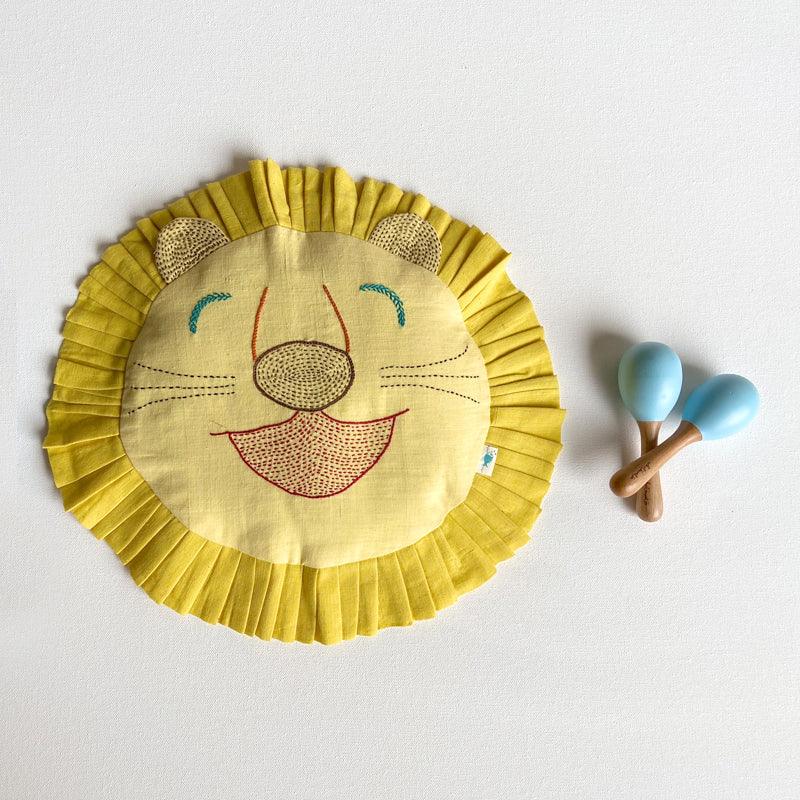 ORGANIC MUSTARD SEED LION PILLOW + MARACAS - Totdot