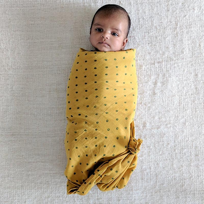 ORGANIC NEWBORN GIFT BUNDLE - ORGANIC RAIDANA KAPOK PILLOW + SWADDLE - Totdot