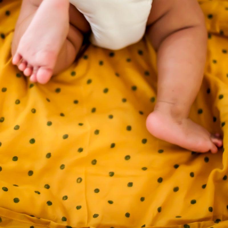 ORGANIC NEWBORN GIFT BUNDLE - ORGANIC RAIDANA KAPOK PILLOW + SWADDLE - Totdot